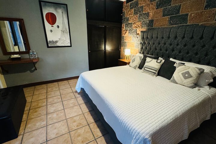 Room 2 of 14