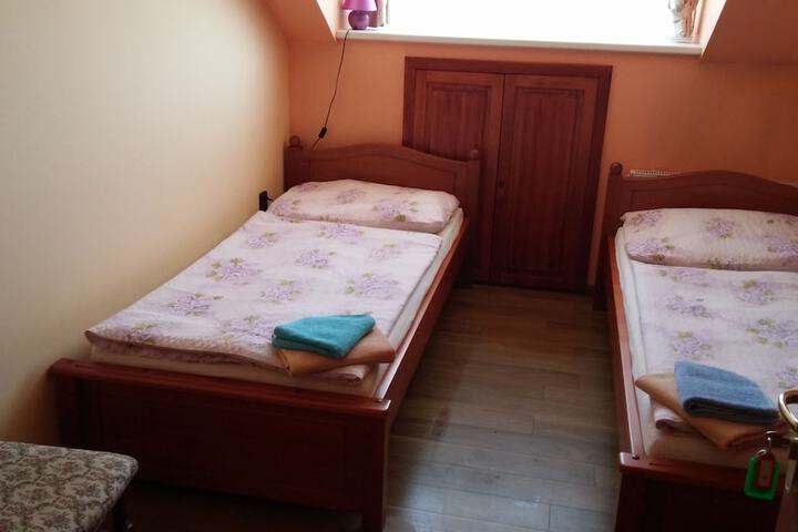 Room 11 of 66
