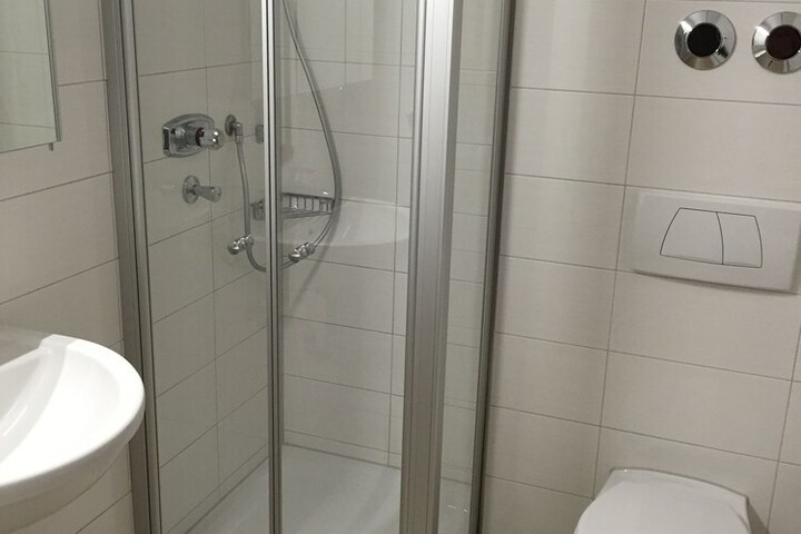 Room 15 of 23