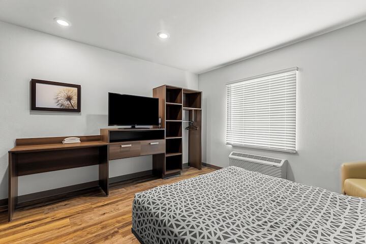 Room 6 of 38