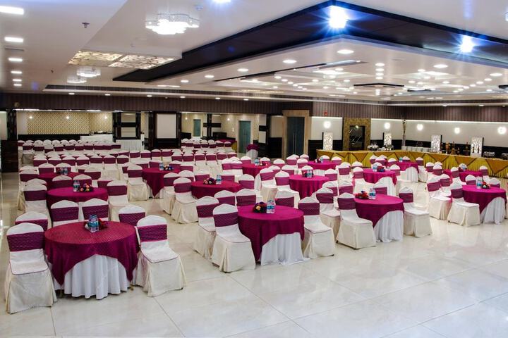 Ballroom/Hall 39 of 49