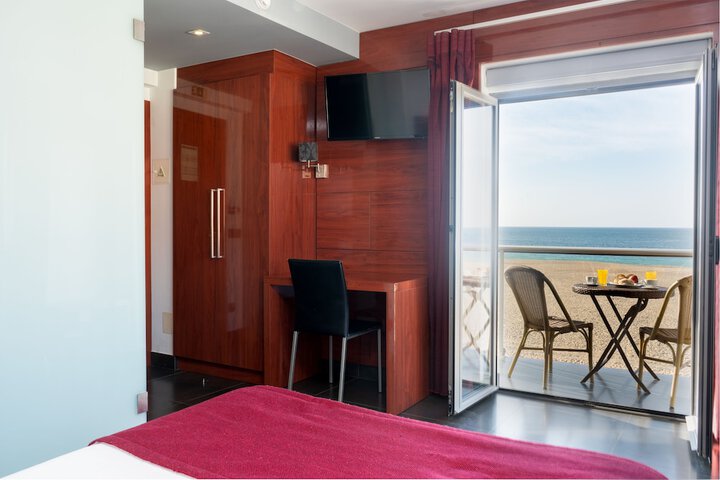 Room 27 of 49