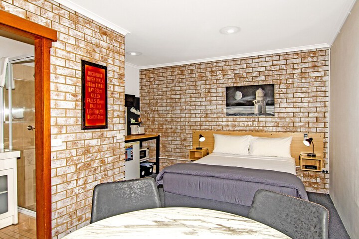 Room 4 of 26