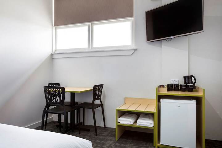 Room 3 of 56