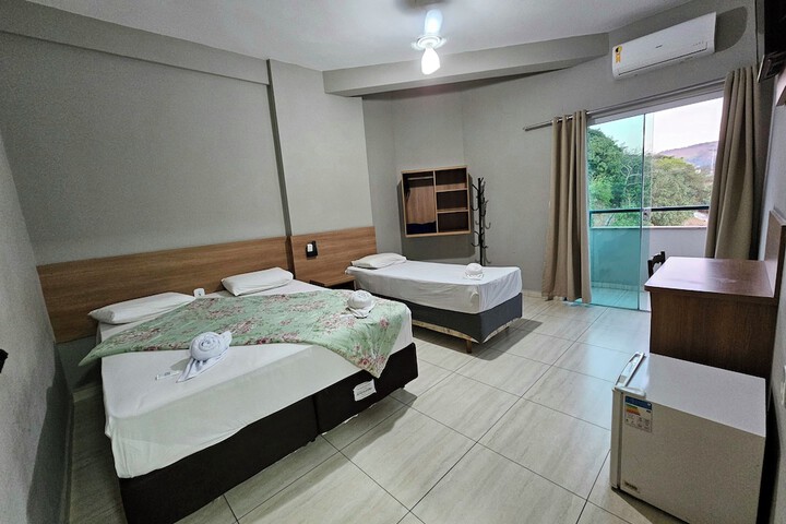 Room 25 of 34