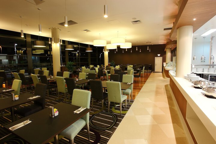 Dining 22 of 40