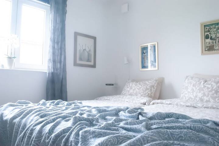 Room 34 of 164