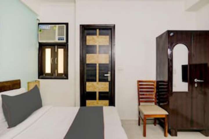 Room 3 of 6
