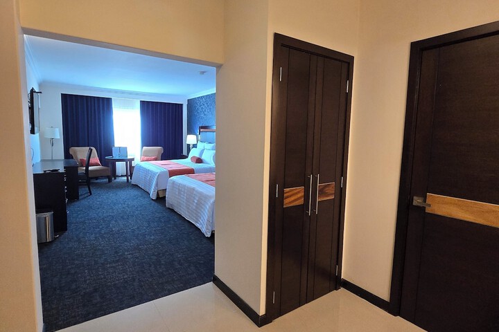 Room 46 of 74