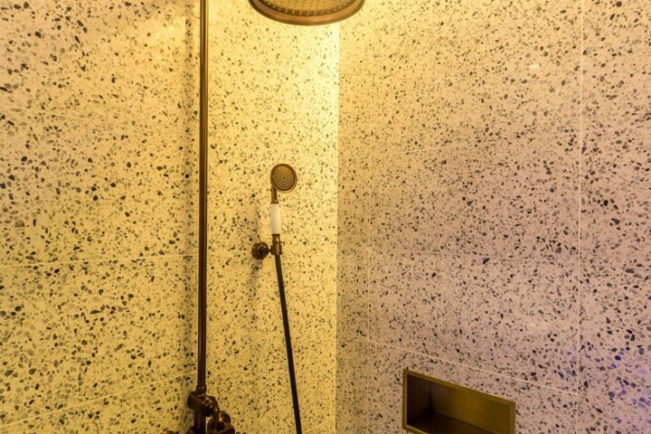 Room 21 of 28