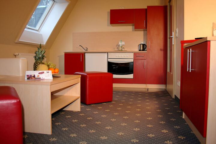 Room 10 of 66