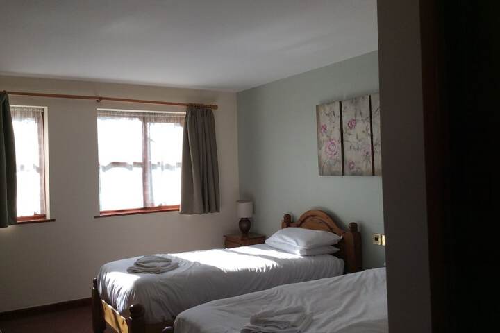 Room 3 of 27