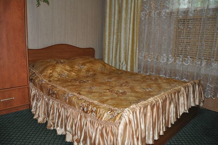 Room 2 of 33