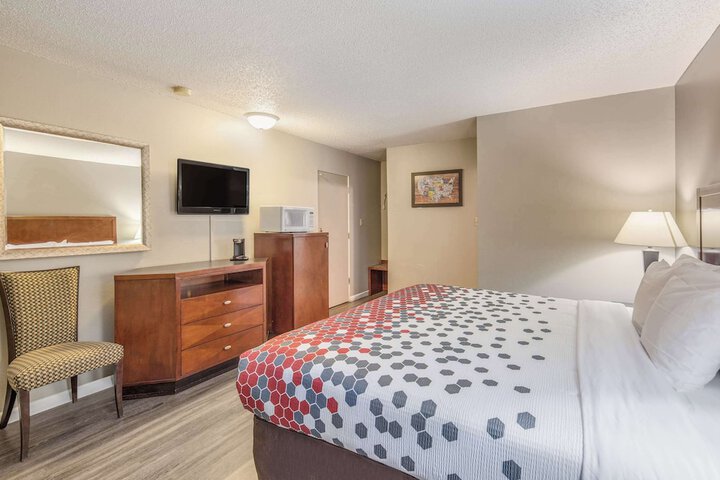 Room 5 of 27