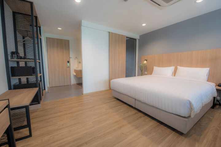 Room 70 of 157