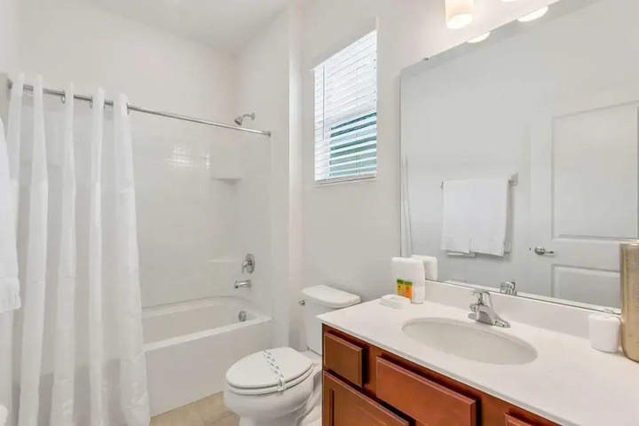 Room 8 of 21