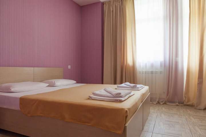 Room 3 of 20