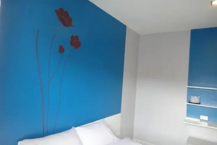 Room 3 of 14
