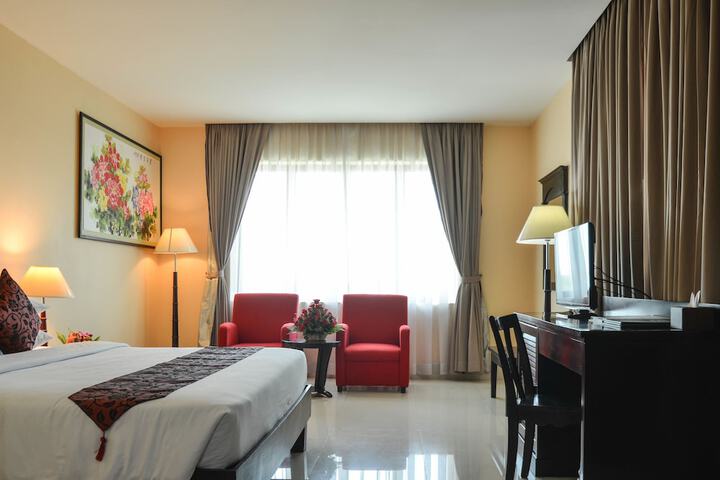 Room 30 of 144