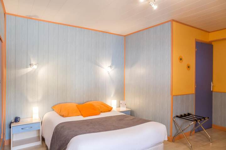 Room 5 of 25