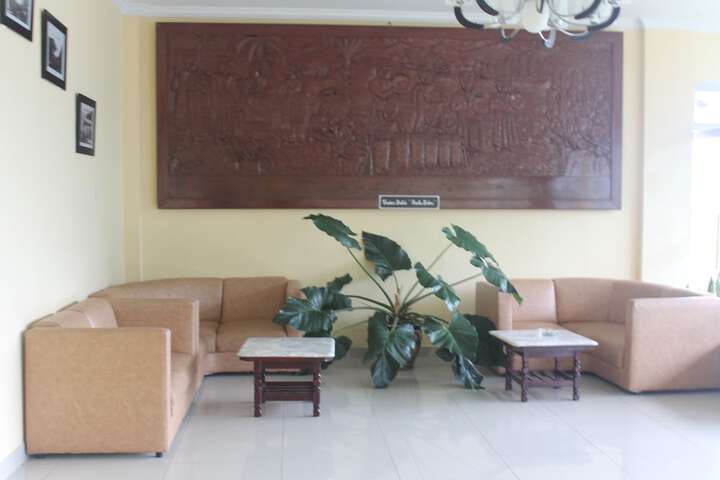 Hotel Lobby