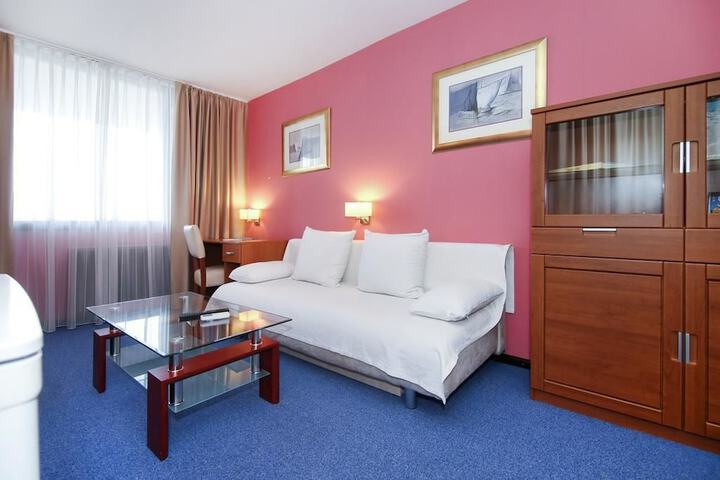 Room 15 of 49