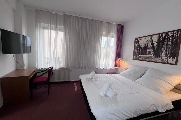 Room 20 of 49