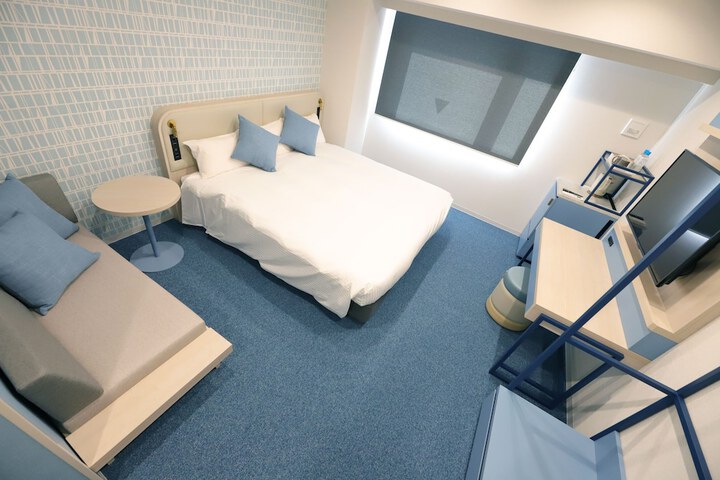 Room 6 of 62