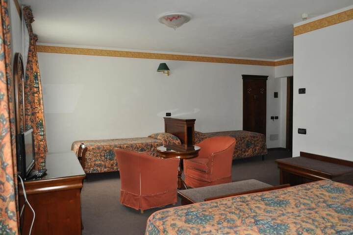 Room 7 of 51