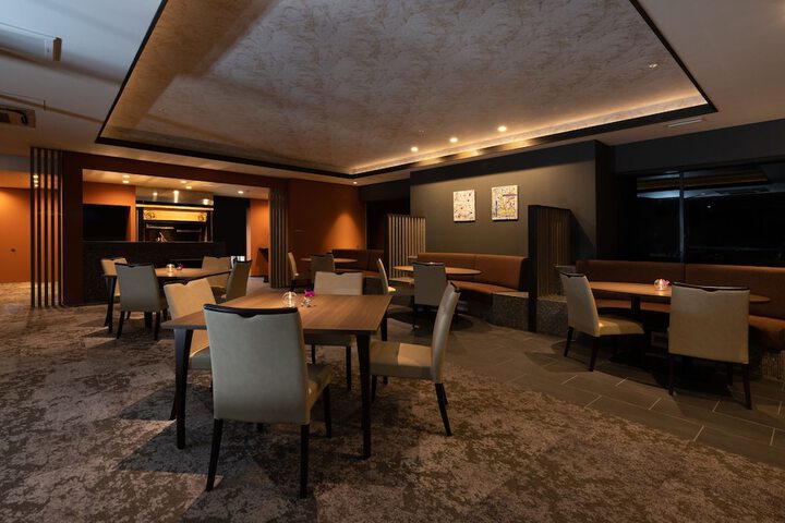 Dining 80 of 126