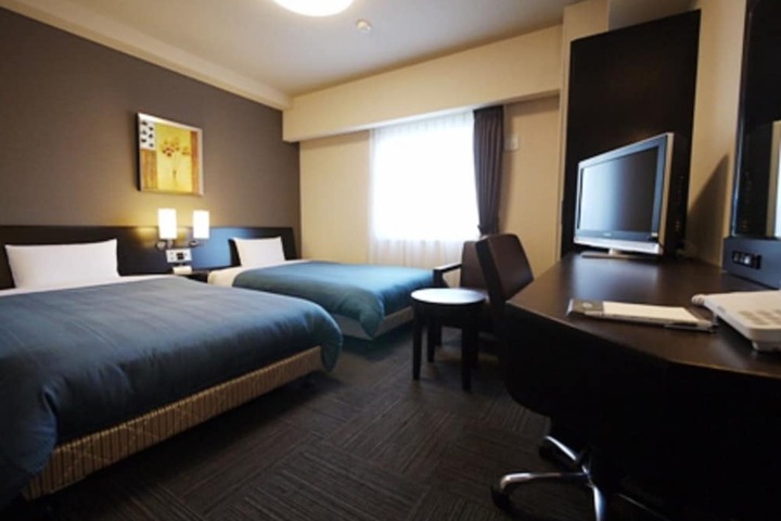 Room 9 of 27