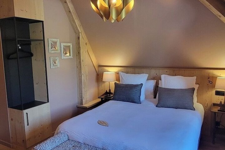 Room 13 of 30