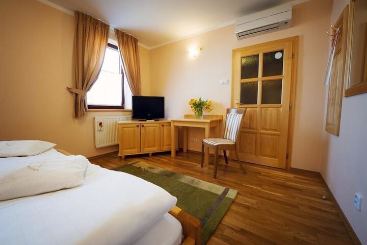 Room 10 of 55