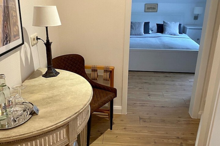 Room 25 of 238