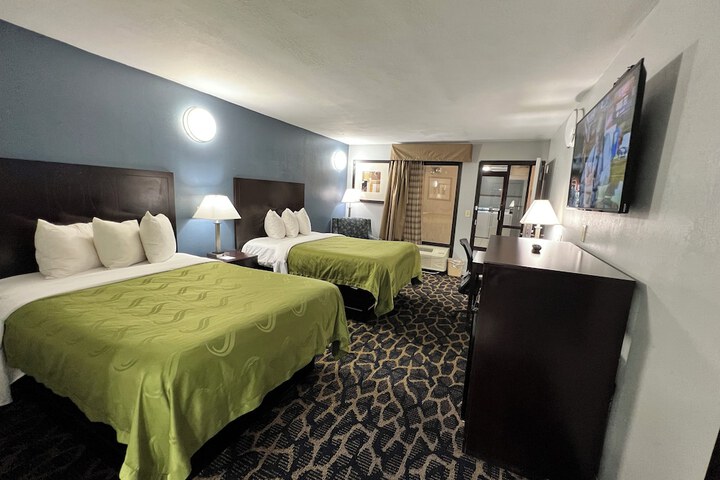 2 Double Beds (5 of 15)