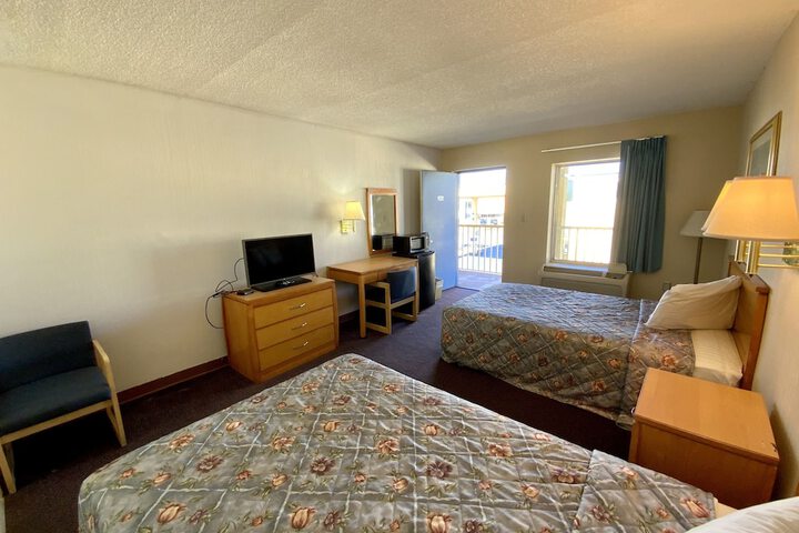Room 6 of 17