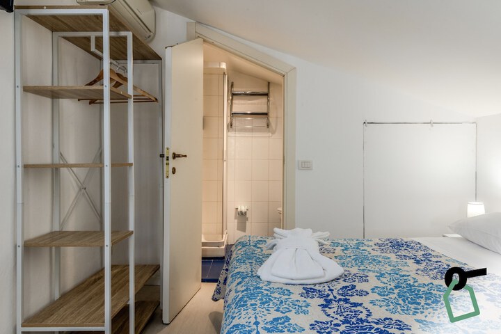 Room 20 of 32
