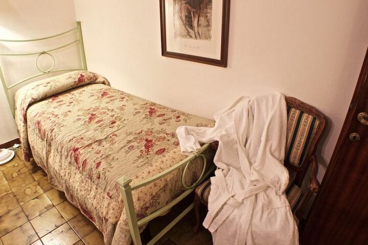 Room 22 of 112