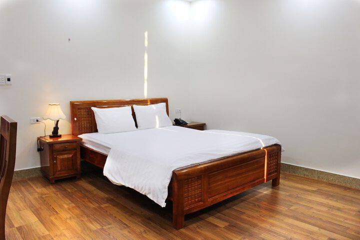 Room 5 of 31