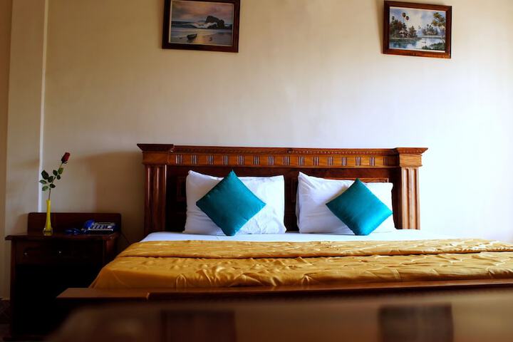 Room 8 of 47