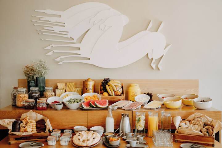 Breakfast/Coffee Service 58 of 77