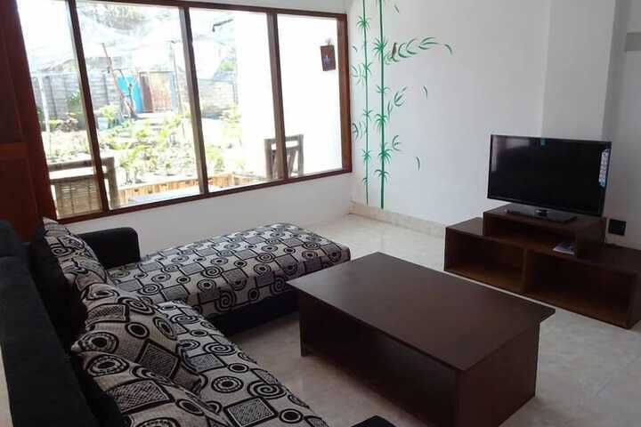 Room 6 of 13
