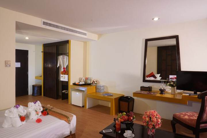 Room 8 of 97