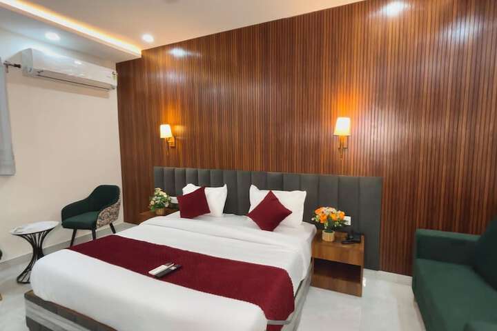 Room 14 of 22