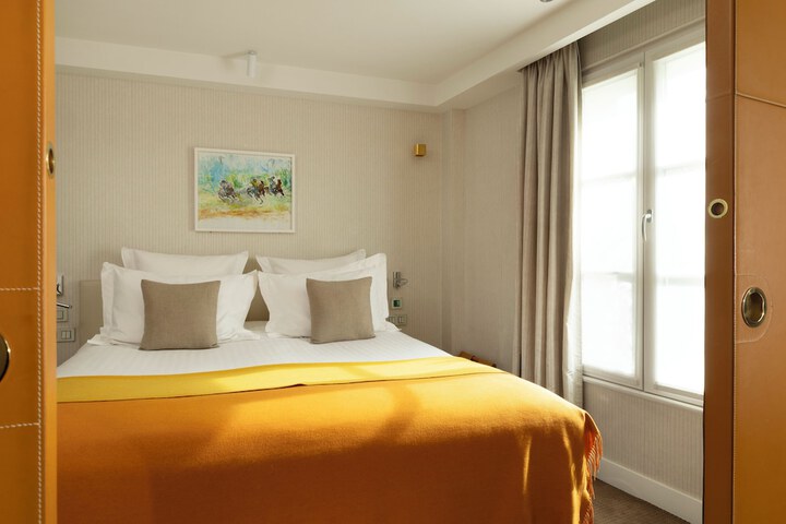 Room 32 of 79