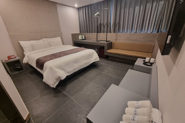 Room 2 of 14