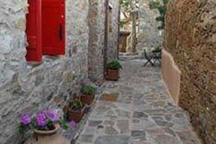 LITHOS HOMES