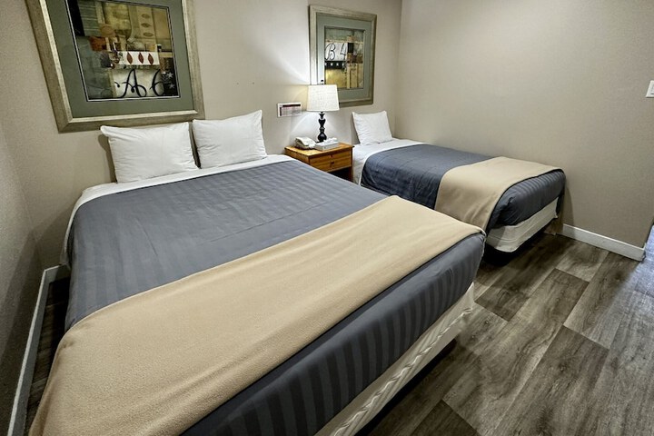 Room 9 of 53