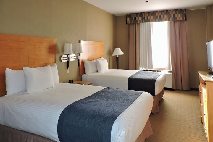 Standard Room, King or Two Doubles (5 of 5)