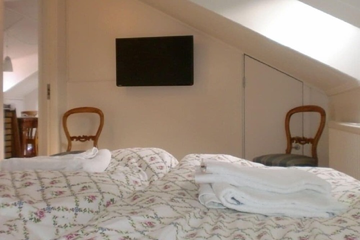 Room 15 of 34